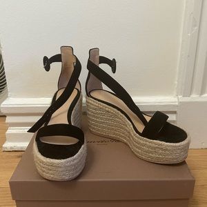 Gianvito Rossi platform espadrilles. Size 37. Never worn. Black suede.